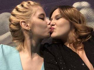 Еротски видео разговор BlondiPolli