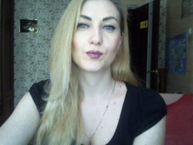 Емитувани слики од екранот blondyle