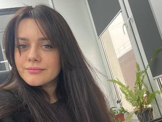 Еротски видео разговор BloomWithMarry