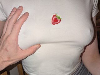 Еротски видео разговор Almond_milk