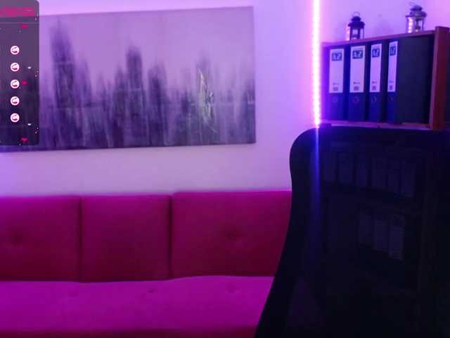 Емитувани слики од екранот DevlinSmith