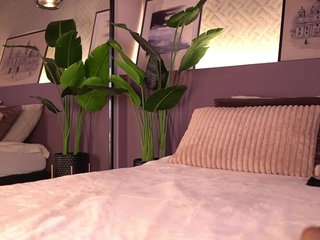 Еротски видео разговор IzzyWild