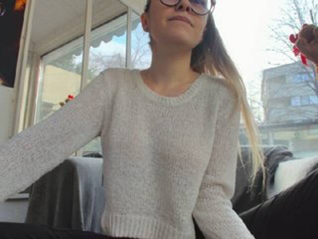 Емитувани слики од екранот lucydevlin