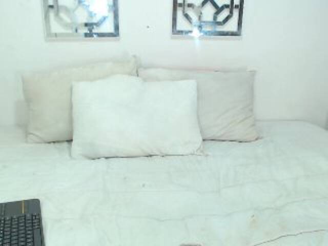 Емитувани слики од екранот Samysanders