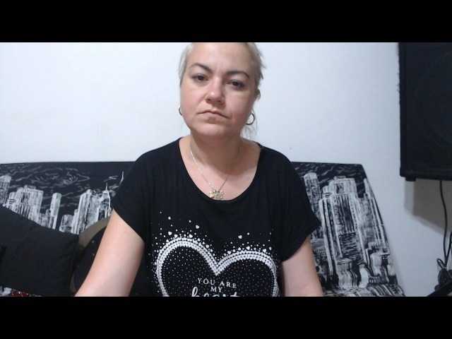 Емитувани слики од екранот Softhottmilf