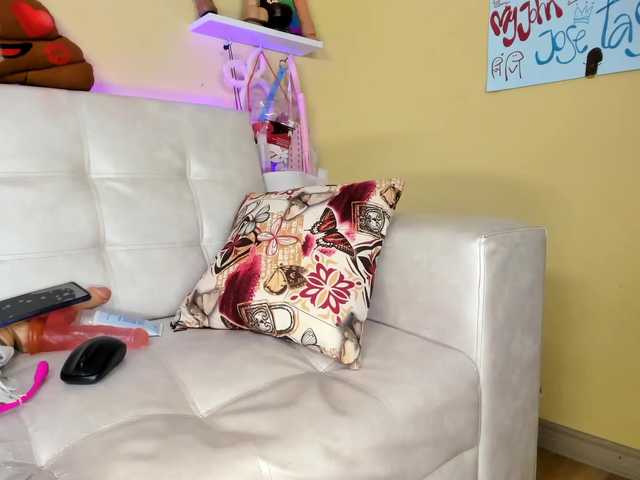 Емитувани слики од екранот tiny-cora