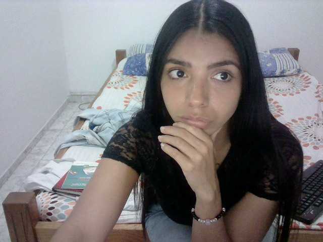 Емитувани слики од екранот BONNIECOUPLEX