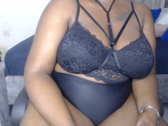 Емитувани слики од екранот Boobyz