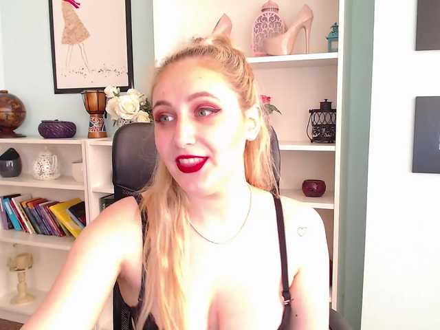 Емитувани слики од екранот Brandy-Rae