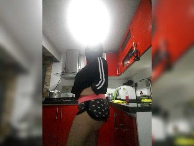 Емитувани слики од екранот Brendali_G