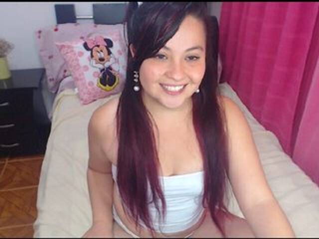 Емитувани слики од екранот BrianaCole