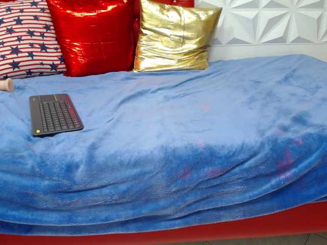 Емитувани слики од екранот BrianaPeres