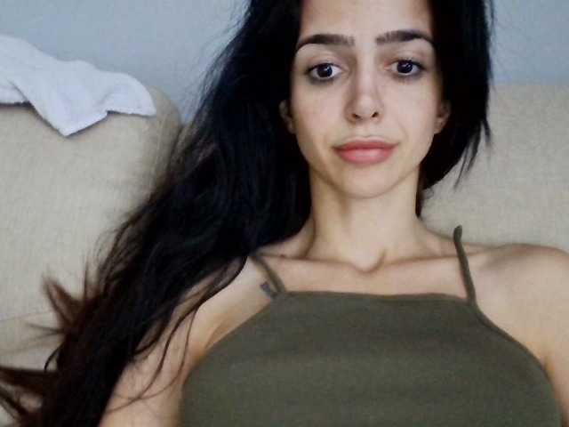 Емитувани слики од екранот BrunetteGloriya