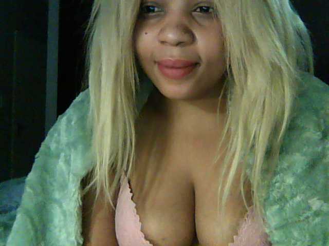 Емитувани слики од екранот bubblywetpuss