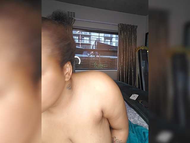 Емитувани слики од екранот bubblywetpuss