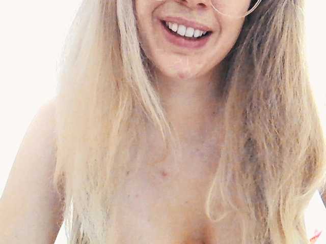 Емитувани слики од екранот bunnycaress