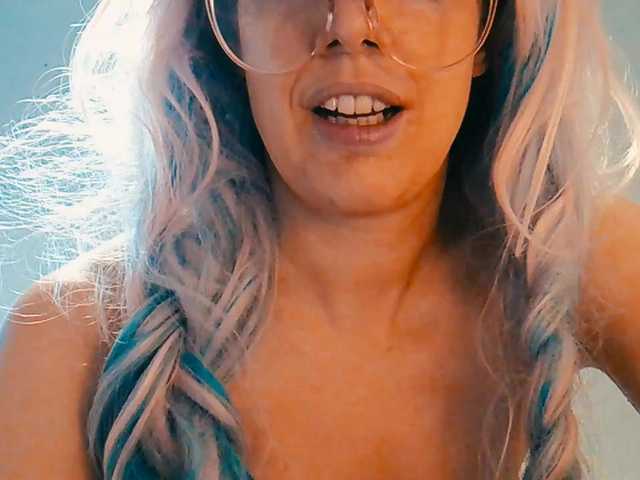 Емитувани слики од екранот bunnycaress