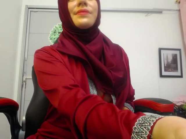 Емитувани слики од екранот BushraBurhan