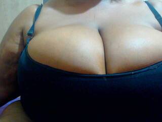 Еротски видео разговор bustytitsxx