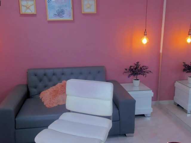 Емитувани слики од екранот CaitlynCooper