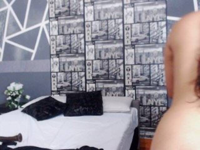 Емитувани слики од екранот CAMILA418