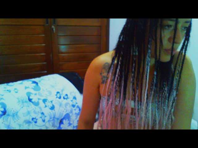 Емитувани слики од екранот Candy-hott