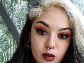 Еротски видео разговор CandyBrat