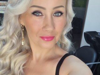 Еротски видео разговор CandyHellenx