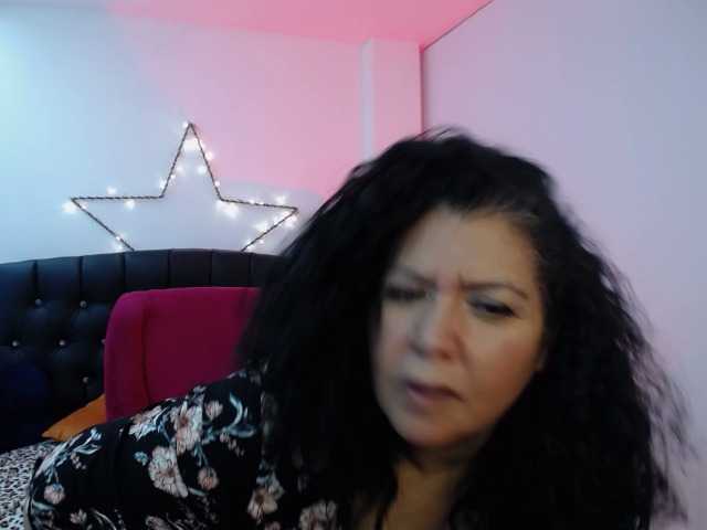 Емитувани слики од екранот candystorm01