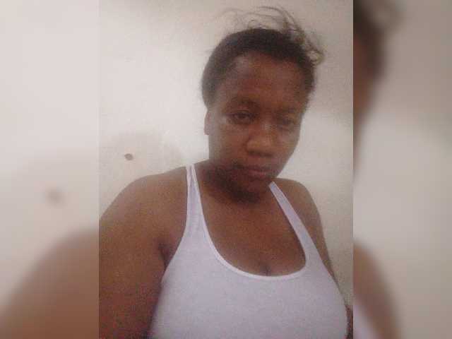 Емитувани слики од екранот Canela08