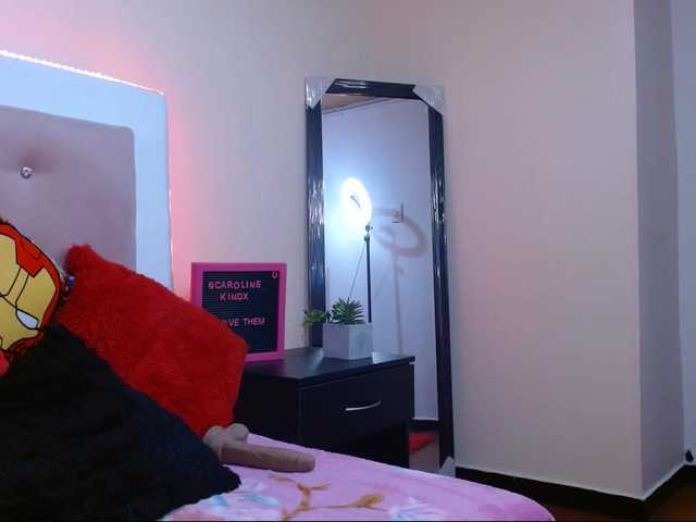 Емитувани слики од екранот carolinekindx