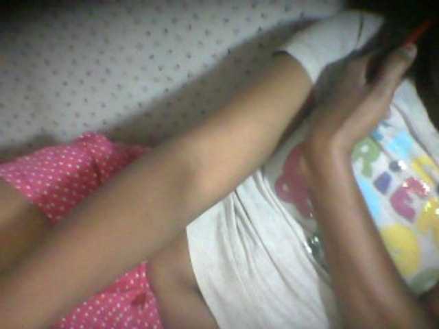 Емитувани слики од екранот CarrieHots