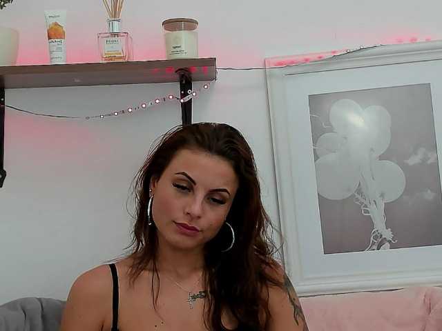 Фотографии cassidyklein0 welcome to my room guys xx im #new here and so #playful and #horny haha who wanna #cum with me?