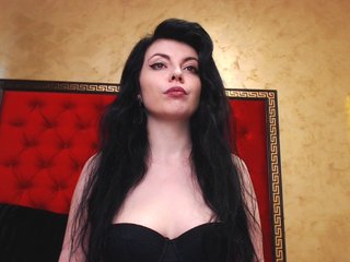 Емитувани слики од екранот CassieVonKat