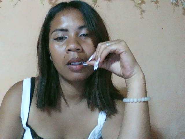 Емитувани слики од екранот Cathalia3105