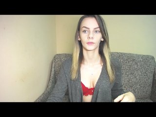 Емитувани слики од екранот CatherineKiss