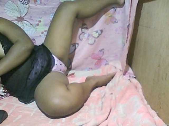 Емитувани слики од екранот Exotic_Ass69