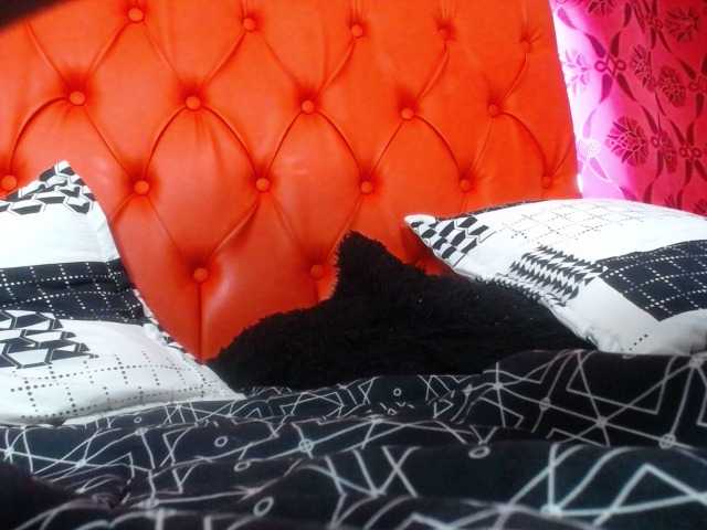 Емитувани слики од екранот celestehot2