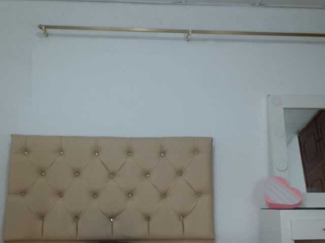 Емитувани слики од екранот CelesteRose