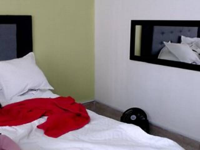 Емитувани слики од екранот CELESTESPICE