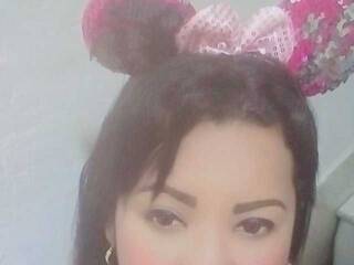 Еротски видео разговор CHANEL-RD