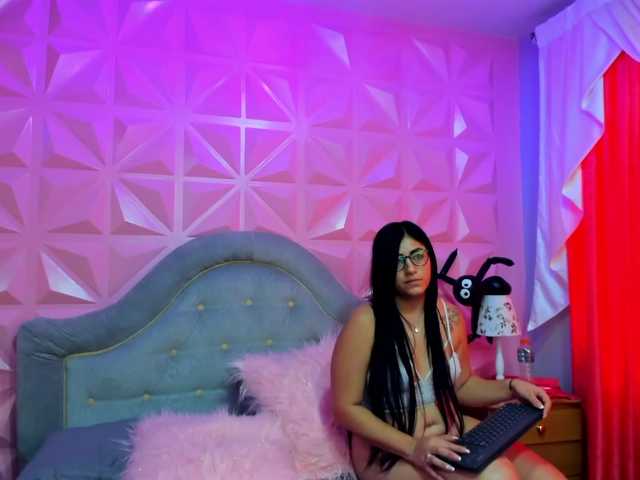 Емитувани слики од екранот CharlottePuc