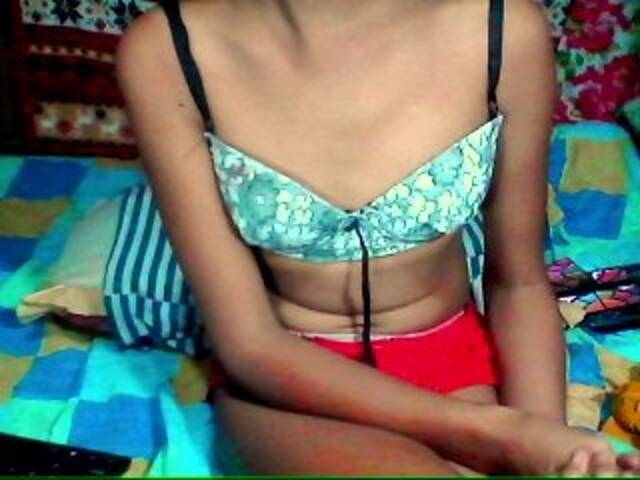 Емитувани слики од екранот HungryPussyX