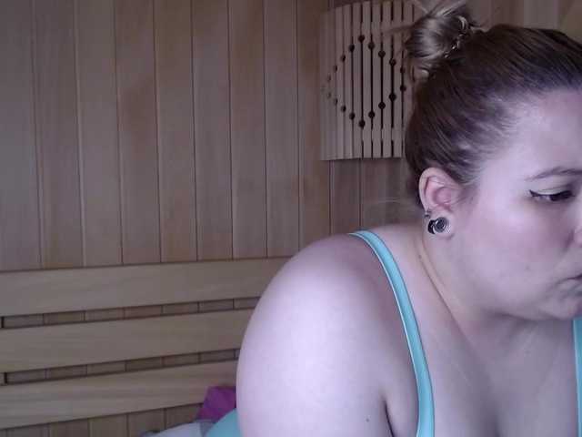 Емитувани слики од екранот CherryVodka