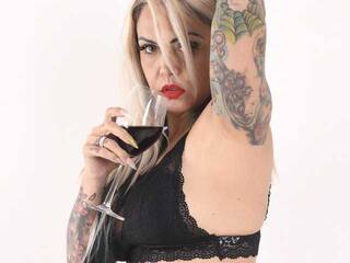 Еротски видео разговор inkfemme