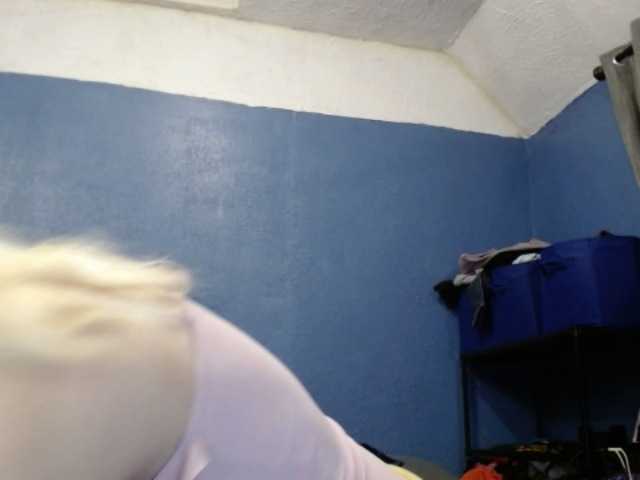 Емитувани слики од екранот chillyhicks