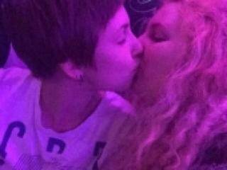 Еротски видео разговор chlorid