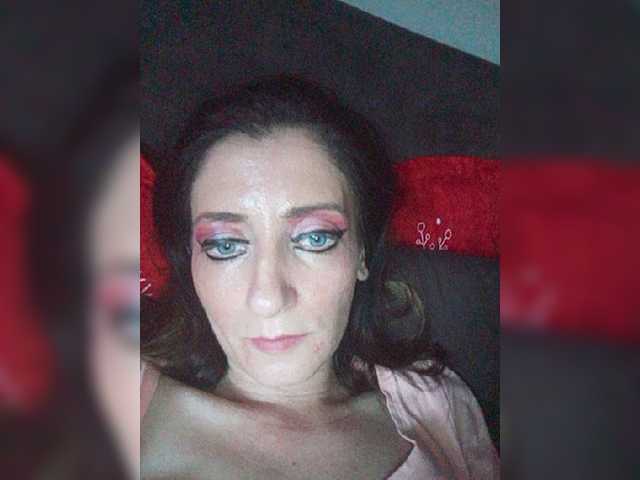 Емитувани слики од екранот ChristianaHot