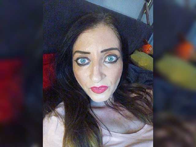 Емитувани слики од екранот ChristianaHot