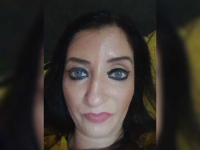 Емитувани слики од екранот ChristianaHot